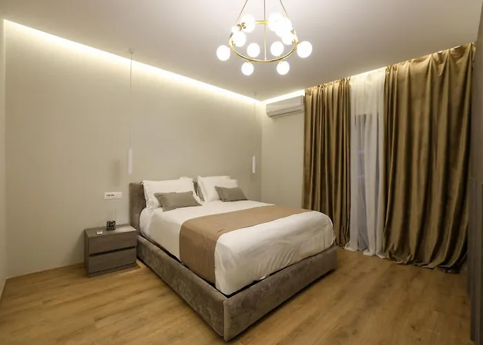 Select 9 דירה טיראנה