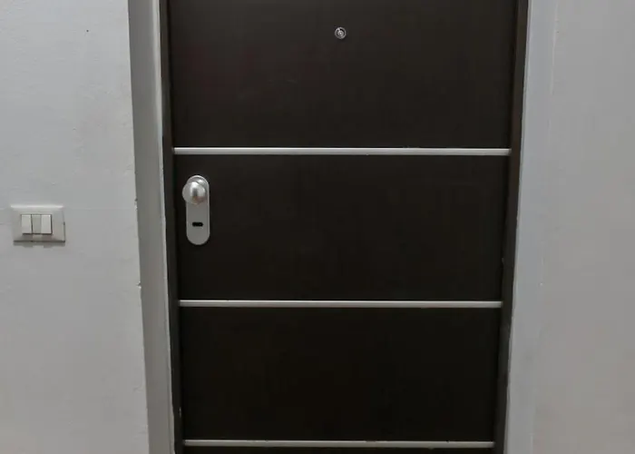 Select 9 * טיראנה